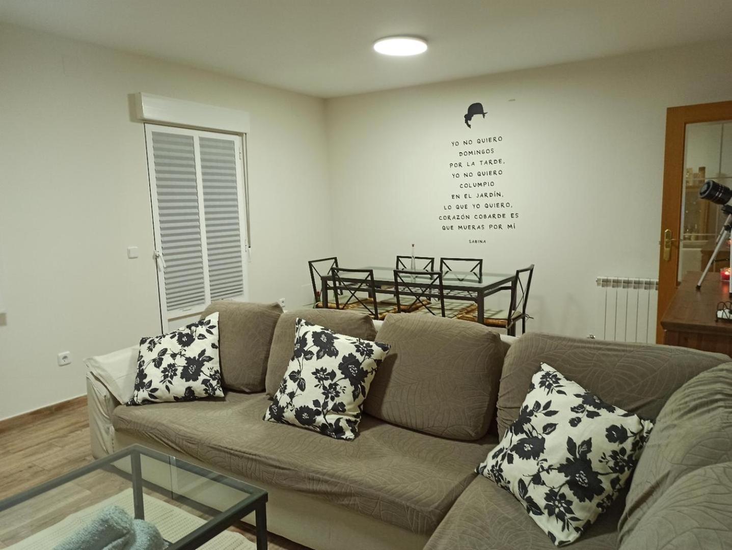 Apartament La Casona Serranillos Zewnętrze zdjęcie